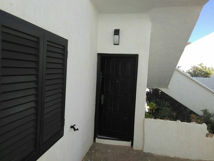 Entrada del apartamento: C-10-Bajo