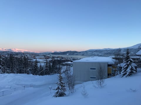 Top Airbnb: Panoramic views with a great patio in Nordre Tromsøya