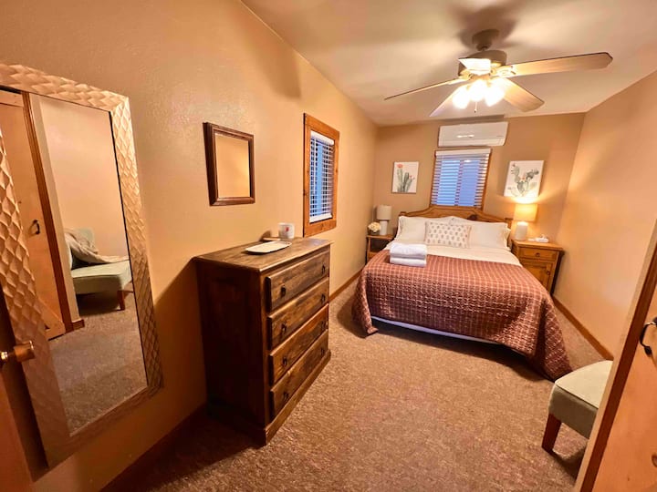 Chumba cha kulala 1
Kitanda cha ukubwa wa malkia