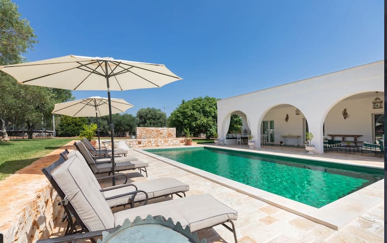 Trullo Jolly, near Ostuni with salt water pool.