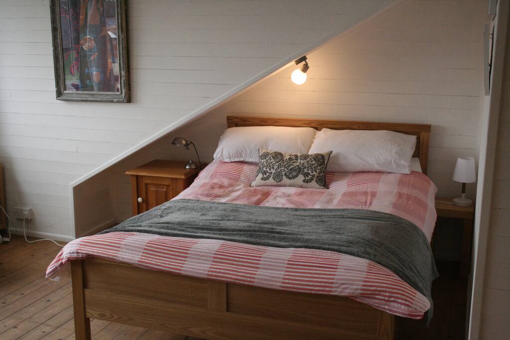 Lovely, quiet, spacious room with double bed