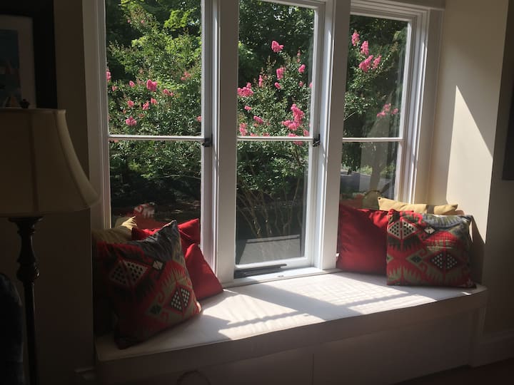 Bluebird Bungalow - Knoxville, TN