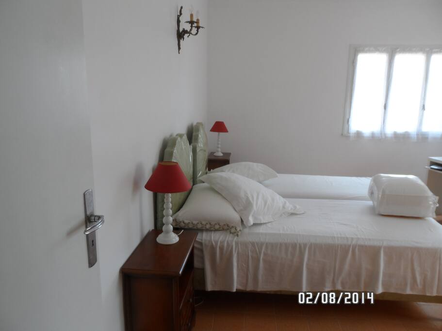 grande chambre, deux lits indépendants