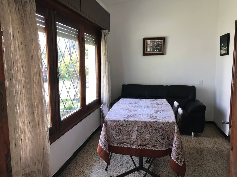 Living y mesa con 6 sillas