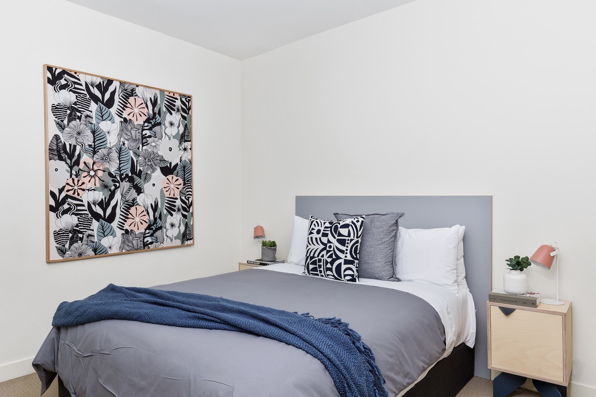 定制枕头顶床垫让您睡个好觉:)