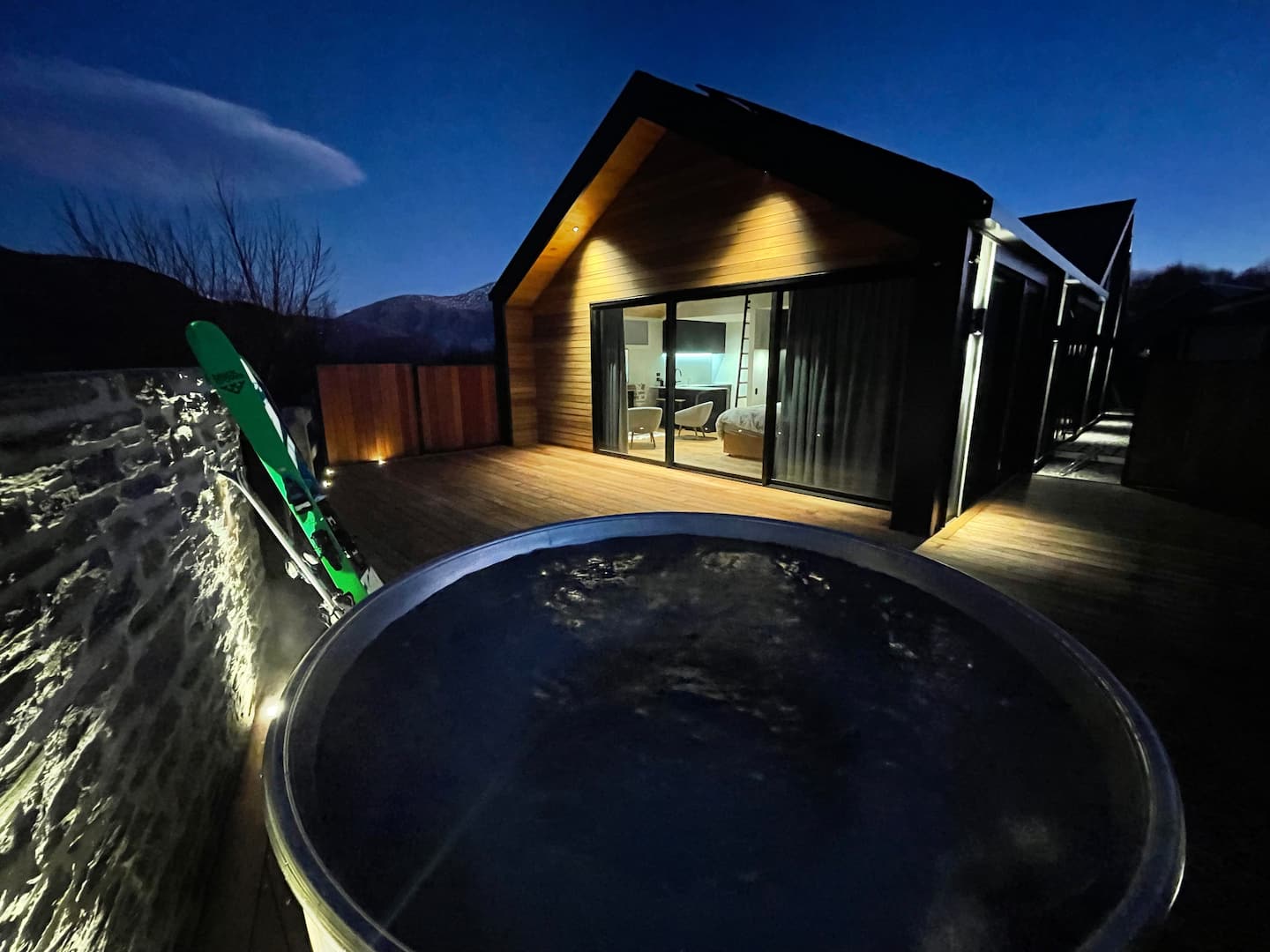 Arrow River Studio - Stunning Location And Hot Tub 1