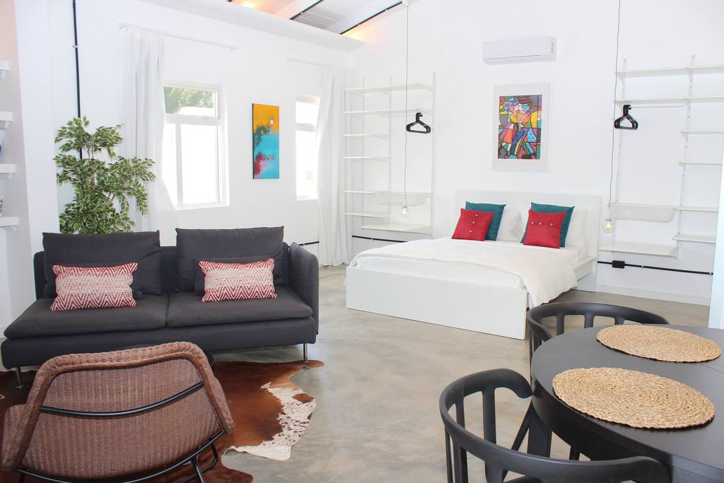 Living/sleeping space