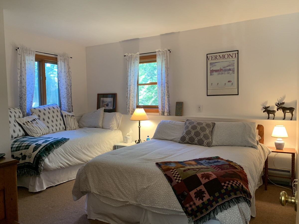 Dhoma e Vermontit me krevate dopio dhe dopio, si dhe televizor 32"