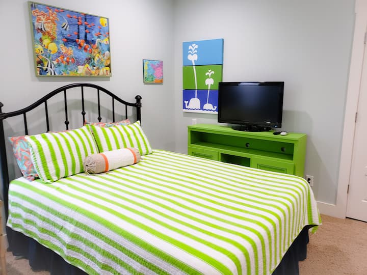 Spavaća soba br. 4, bračni krevet (160x200) i dva odvojena kreveta