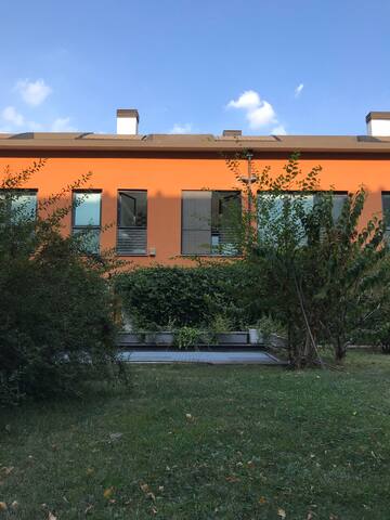 Navigli 3 levels house with terraces and garden