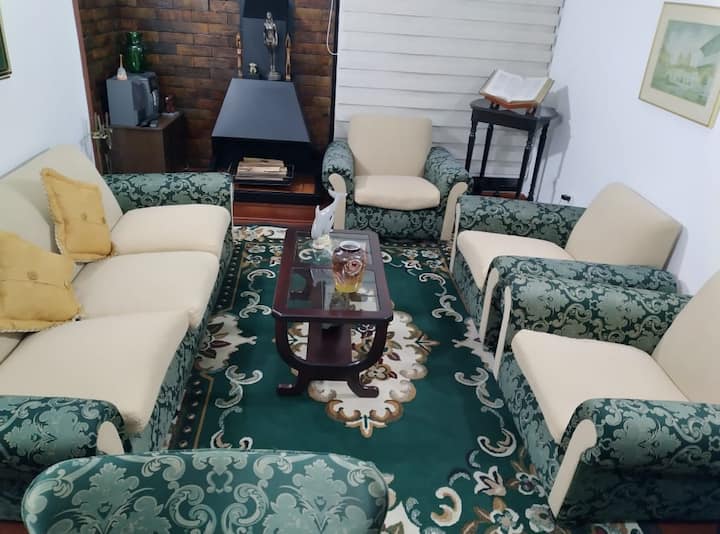 Apto Usaquen Norte 80 M2- Parking Private-chimenea - Bogota