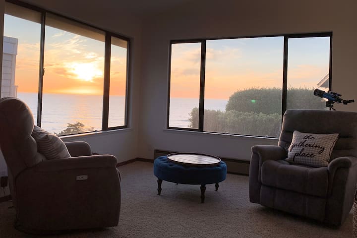 Relaxing Getaway with Breathtaking Ocean Views