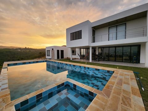 Splendid modern house with mountain view
