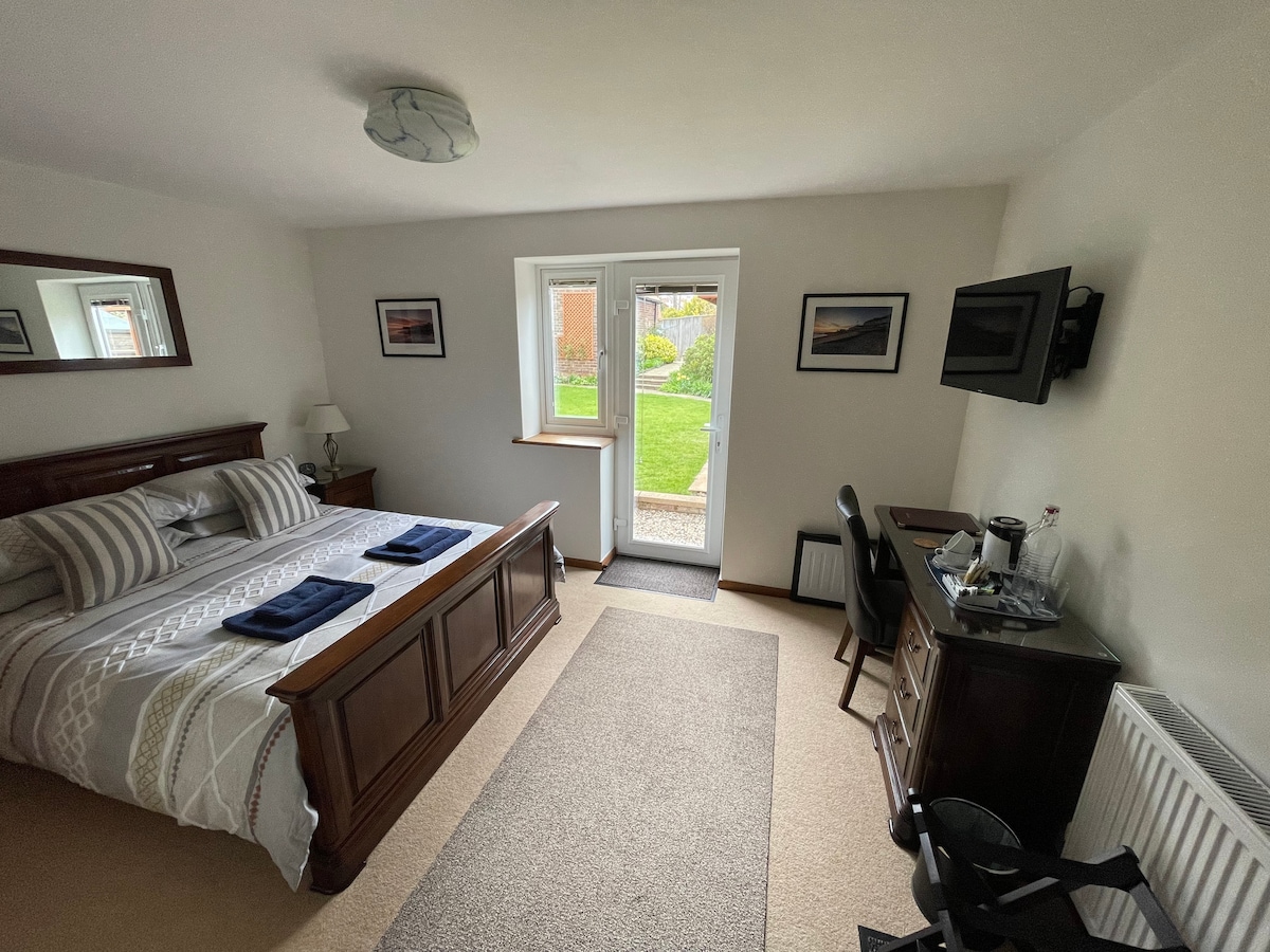 Top performing Airbnb: Highview House 250 meters to beach & town centre. in Sheringham