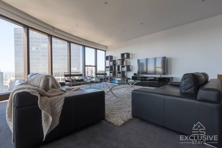 Luxurious 3-Bed 2-Bath 1-Car with WiFi gallery image 2