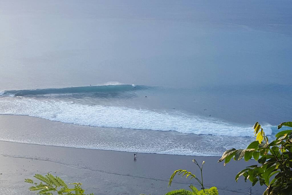 chockys place oceanfront room loft Guesthouses for Rent 