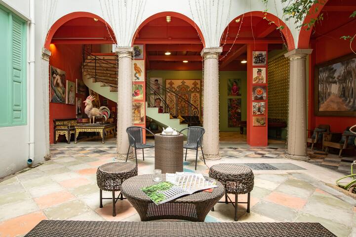 Artist House & Gallery – 5 Guest Suites for 17 pax gallery image 2