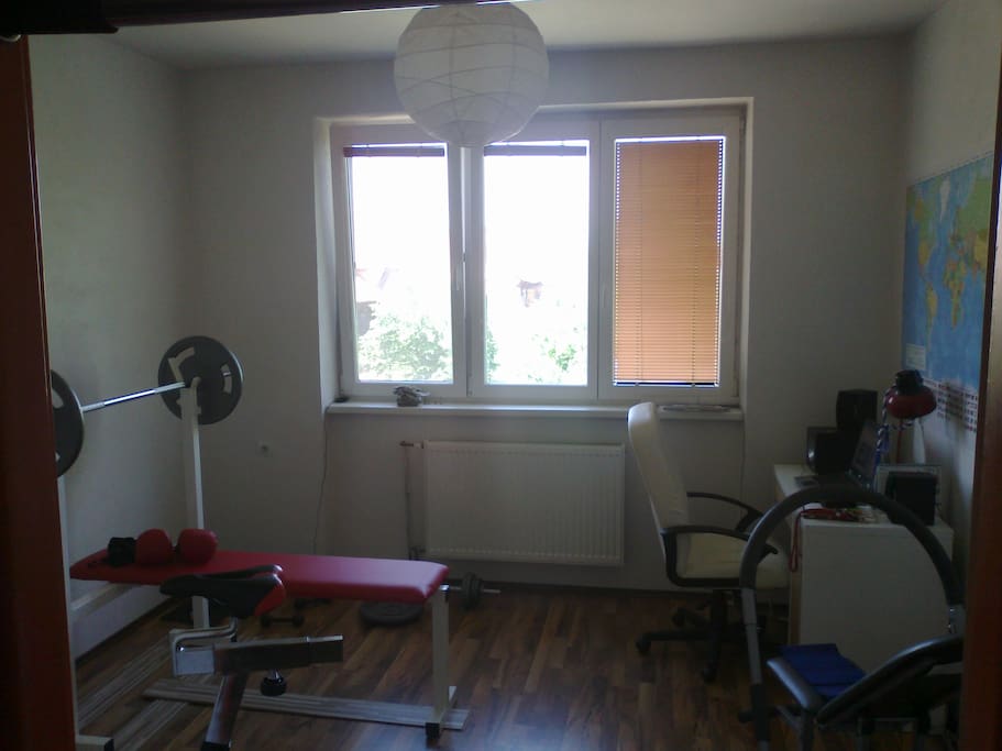 Bench press+ spinning