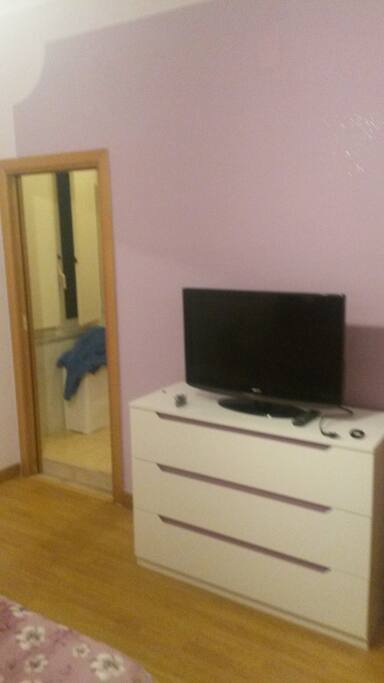 cassettone con tv