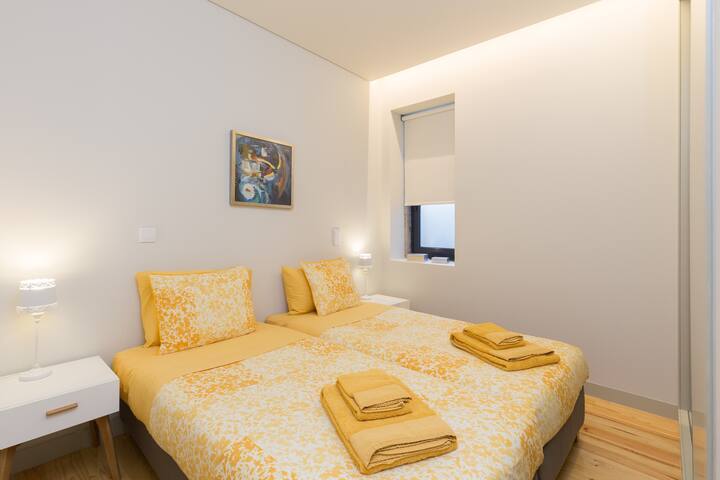 Luz & Alegria Place – your Porto House w/ parking! gallery image 3