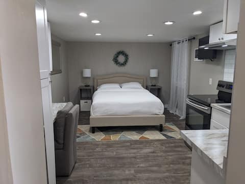 Cute, Clean studio apartment.