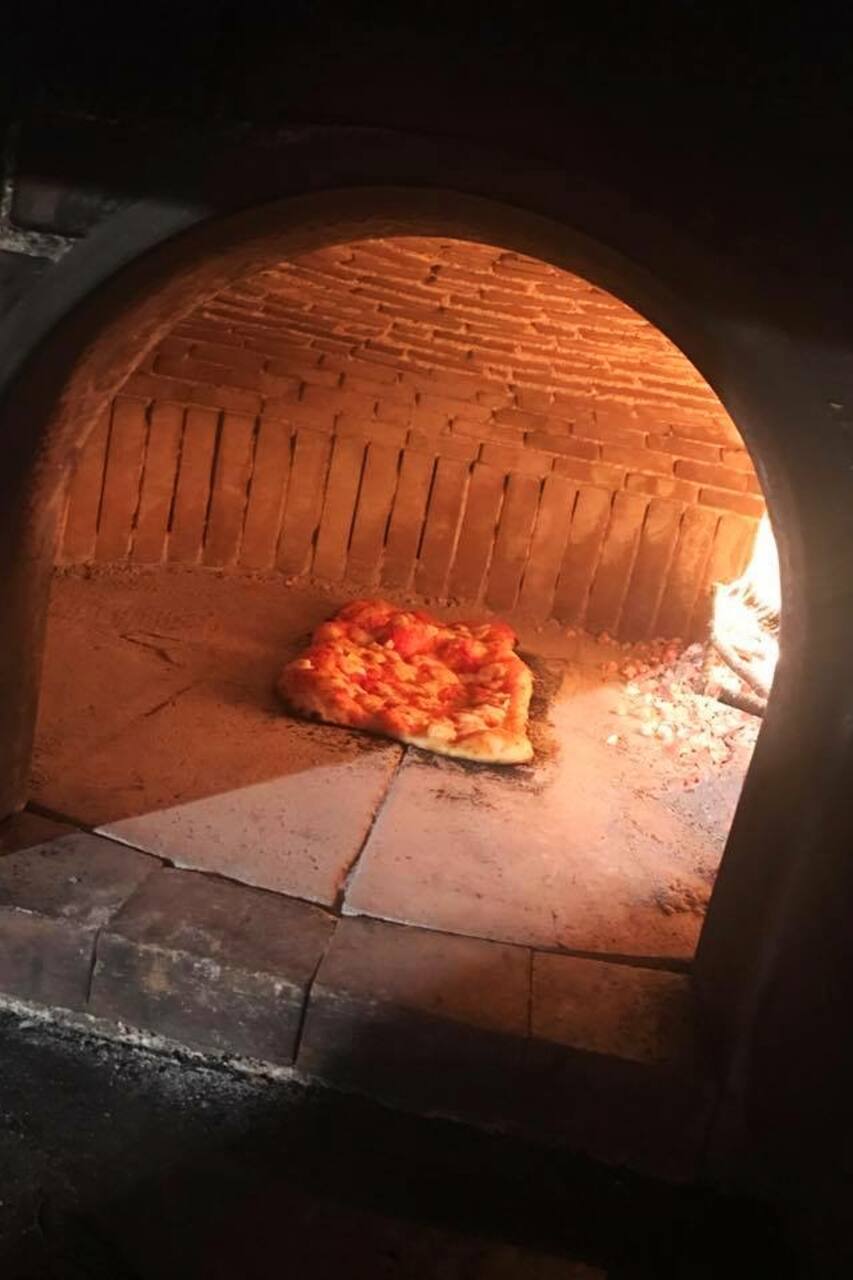 bella grande pizza oven on Pizza In The Wood Oven And Tiramisu Airbnb