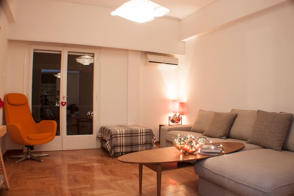 living room & exit to veranda