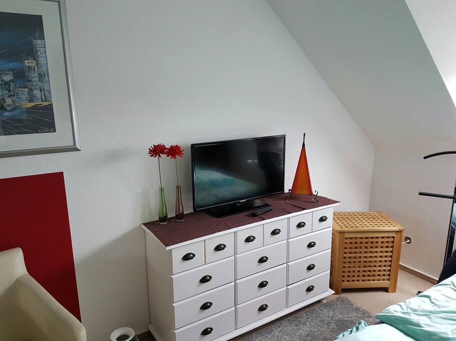 Schlafzimmer / Bedroom