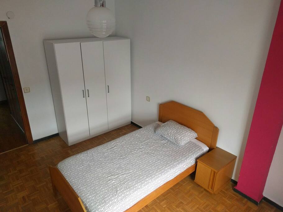 Habitación 1, para una persona. Cama de 105x200