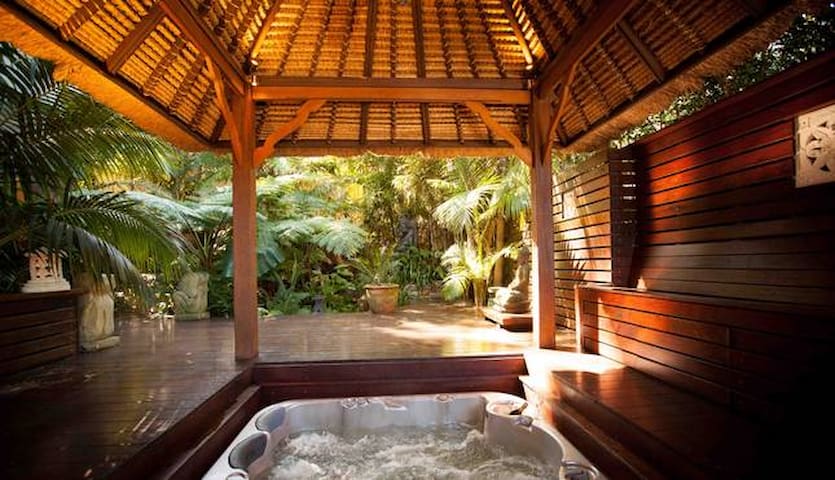 Romantic Getaway for Couples with Private Spa