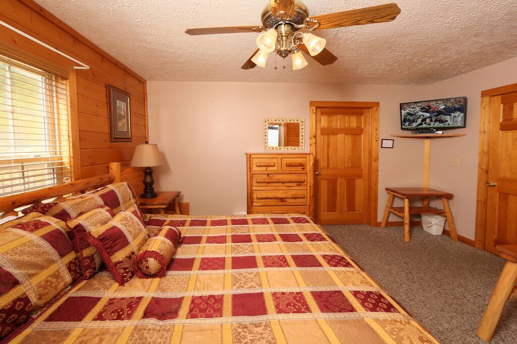 Majestic Views-Bedroom