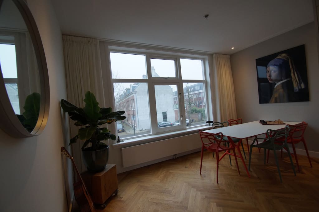 Dining room (street side)