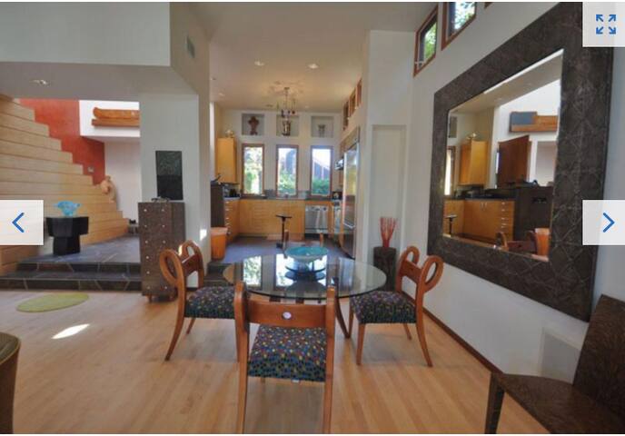 Architectural Venice Beach Showplace with Pool gallery image 5