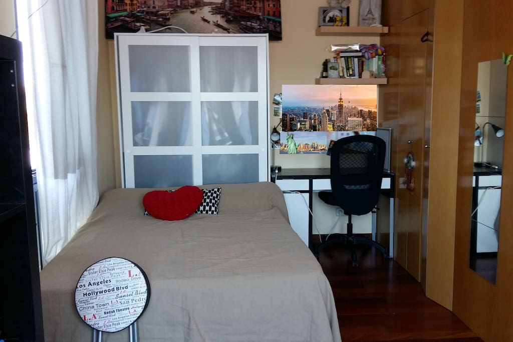 Bedroom - Dormitorio