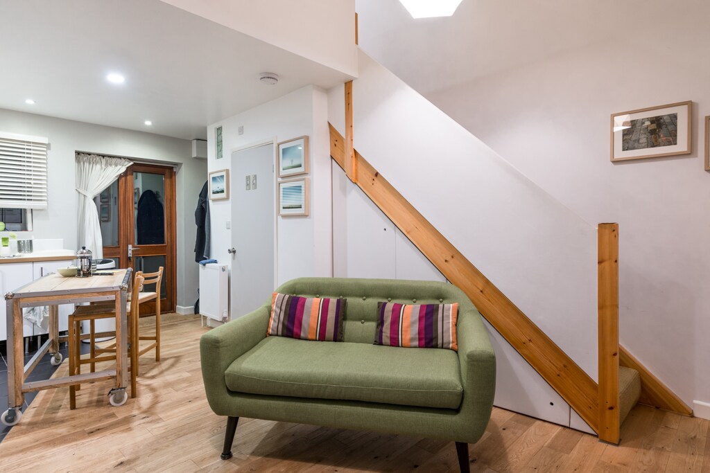 Top Airbnb: Guest suite. Private. Free parking, nr. Clifton in Abbots Leigh