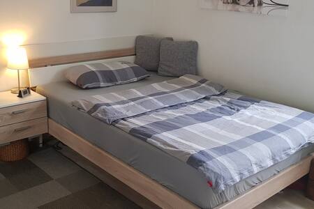 Privatzimmer in HH-Hamm. Schlafen wie ein König