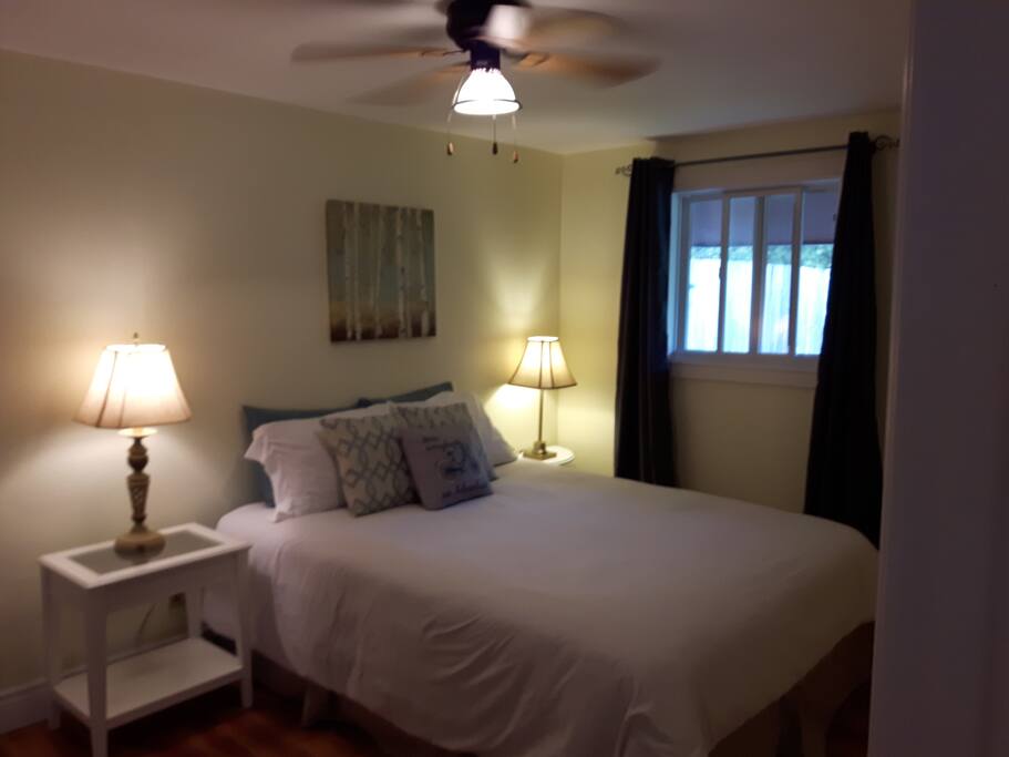 Master Bedroom w/cheater ensuite
