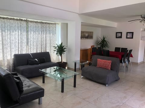 Successful Airbnb property: Pool, sun and fun. Security, air conditioning. in Fraccionamiento Lomas De Cocoyoc