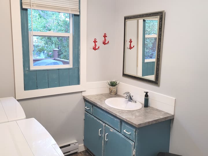 9 Best Airbnb Vacation Rentals In Regina Beach, Canada Updated 2024