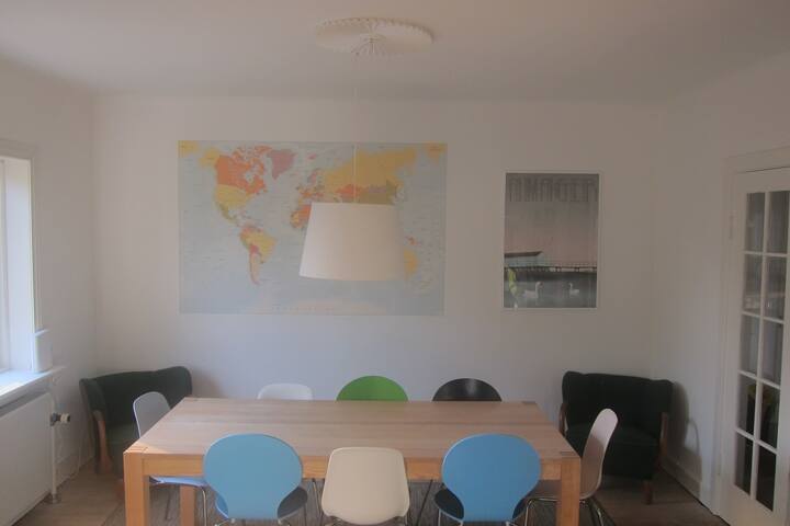 Villa near city centre and beach gallery image 5