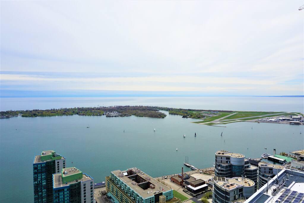 panoramic lakeview simply does not fit in the photo