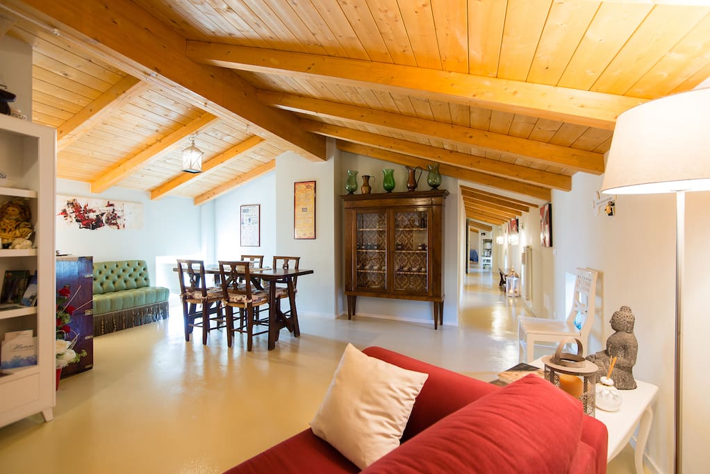 Scorcio del salottino in ingresso