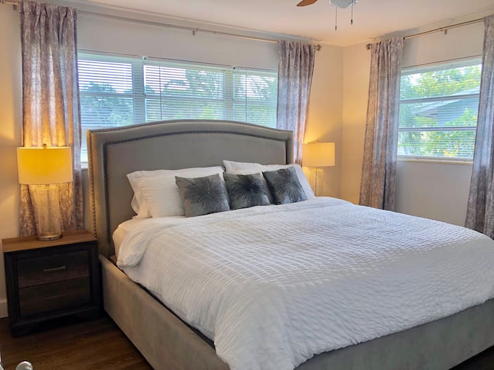 2. spavaća soba s bračnim krevetom