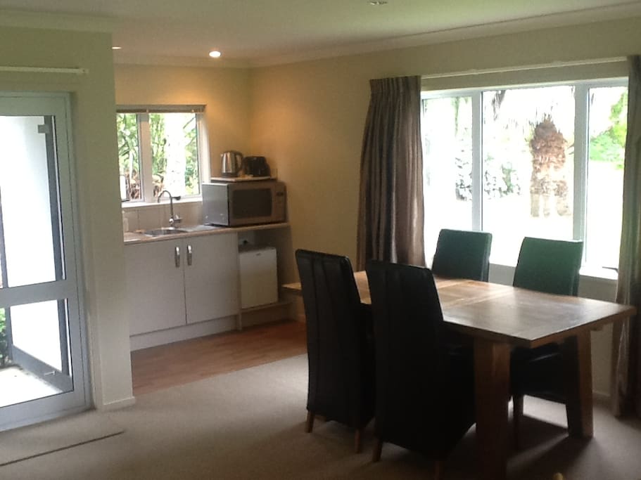 Dining / kitchen
