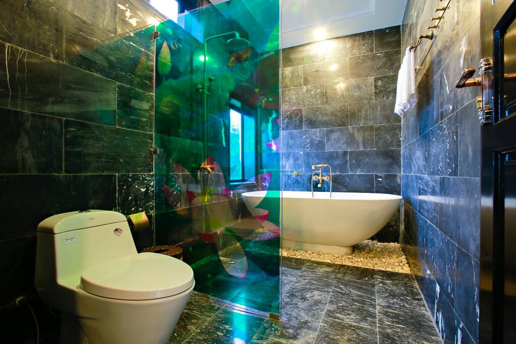 Deluxe King Suite at osaka villa hoian