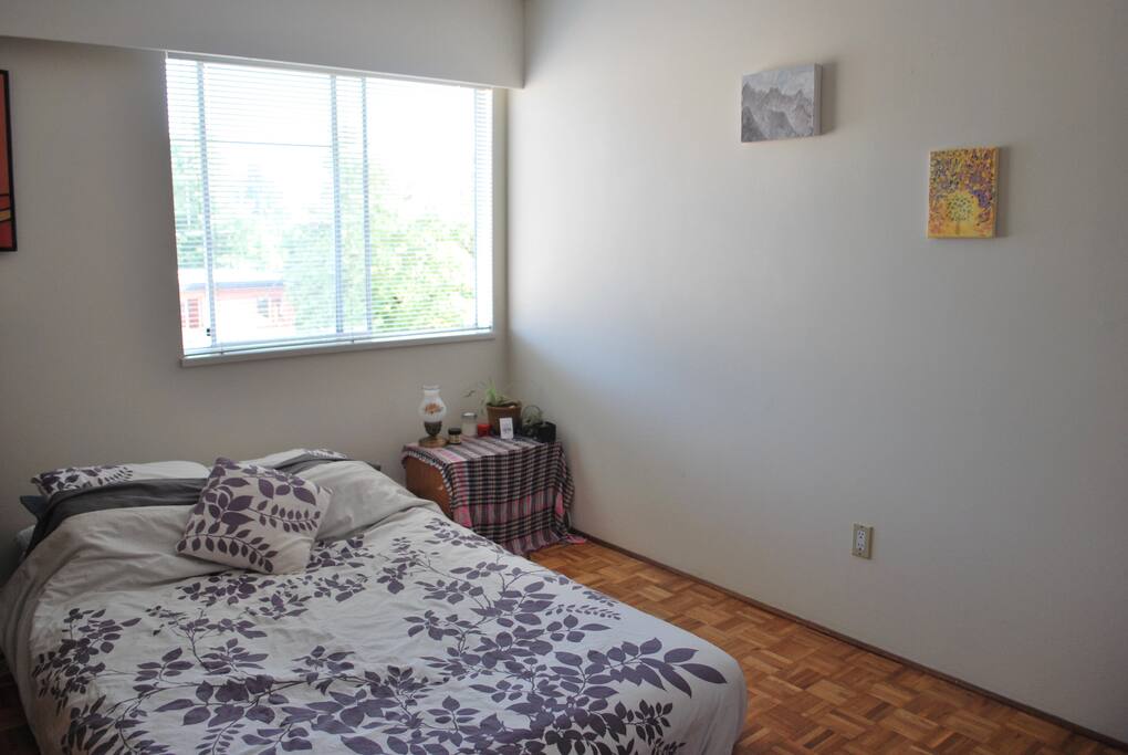 Big bedroom with comfy queen mattress.
