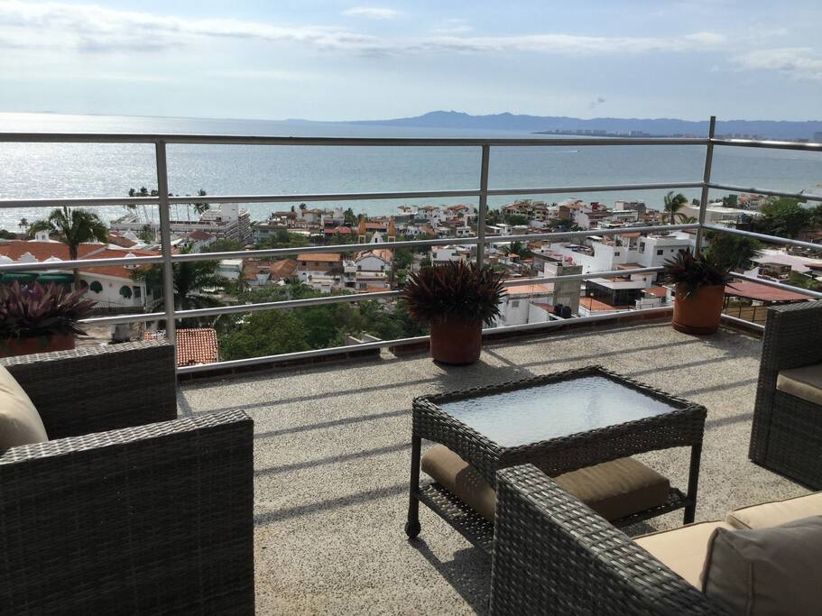 ROOF DECK