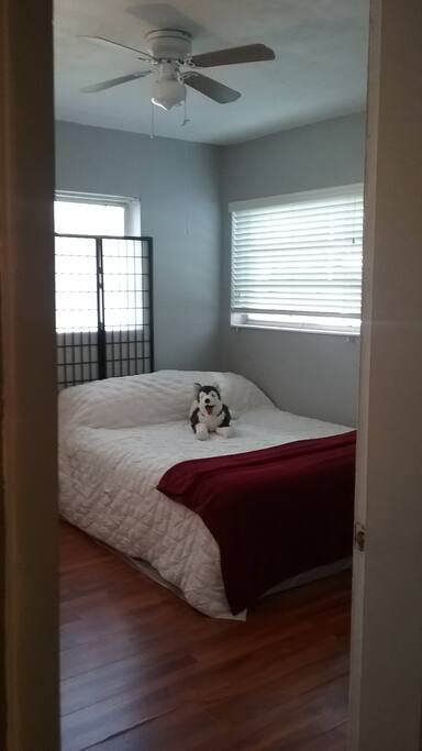 Private Room With Large Closet,Fan,Work Desk