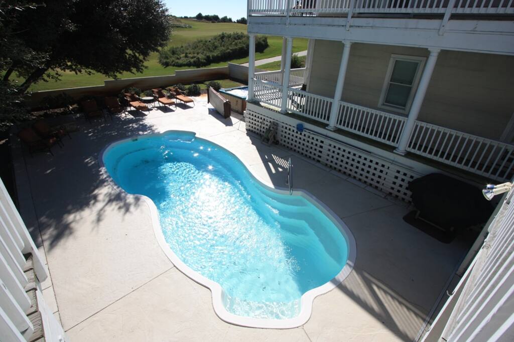 CC159: At the Turn | Pool Area