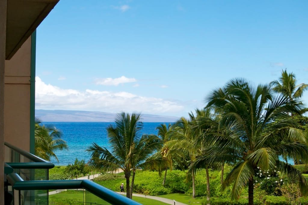 Watch the incredible sunset every evening with a cocktail in hand from your private Lanai at 346 Konea